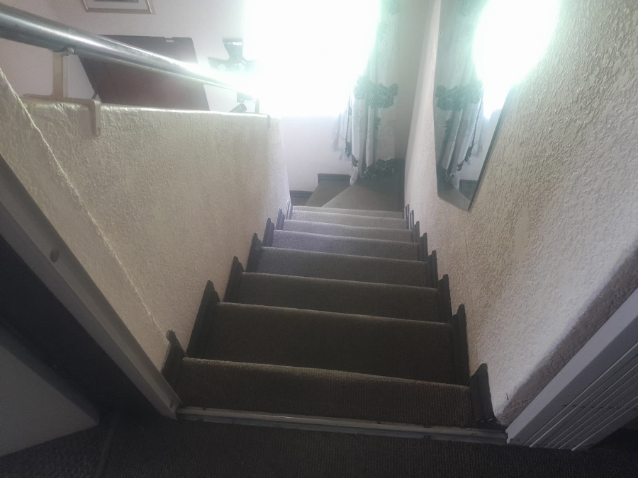 5 Bedroom Property for Sale in Heuwelsig North West